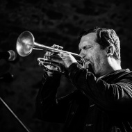 Rob Mazurek & Chad Taylor Chicago Underground Duo / 23.04.2016 / Piwnice Centrum Kultury / fot. Paweł Owczarczyk - zdjęcie 3/8